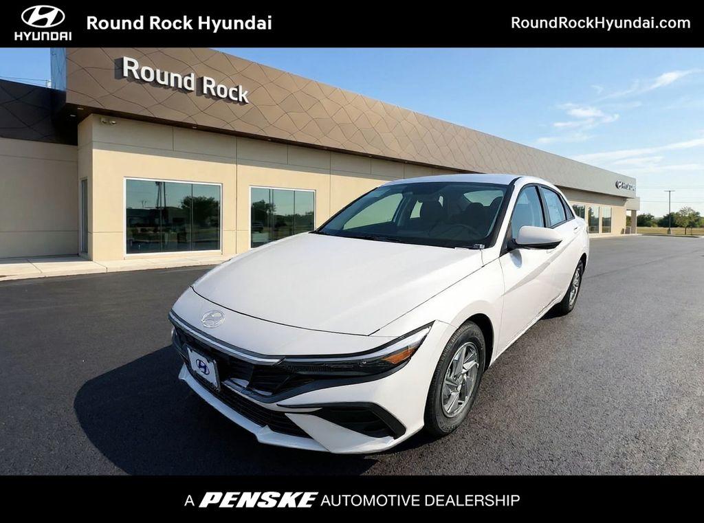 New 2026 Hyundai ELANTRA SE