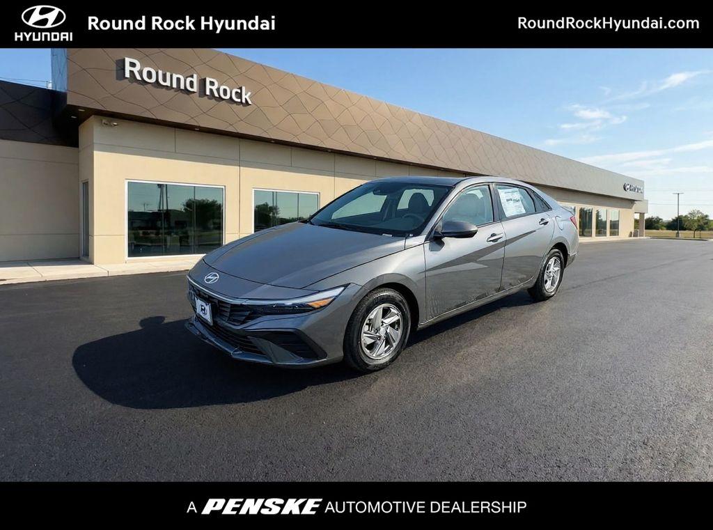 New 2026 Hyundai ELANTRA SE