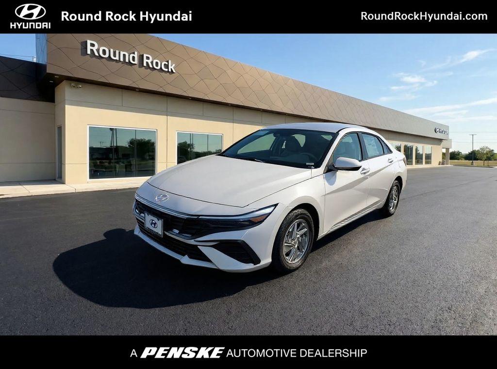 New 2026 Hyundai ELANTRA SE