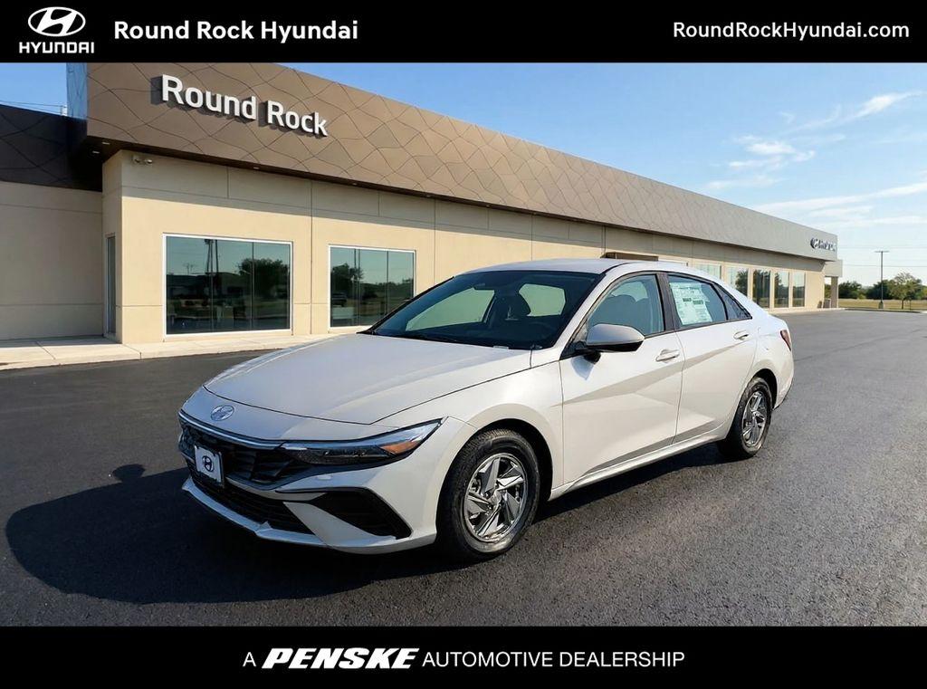 New 2026 Hyundai ELANTRA SE