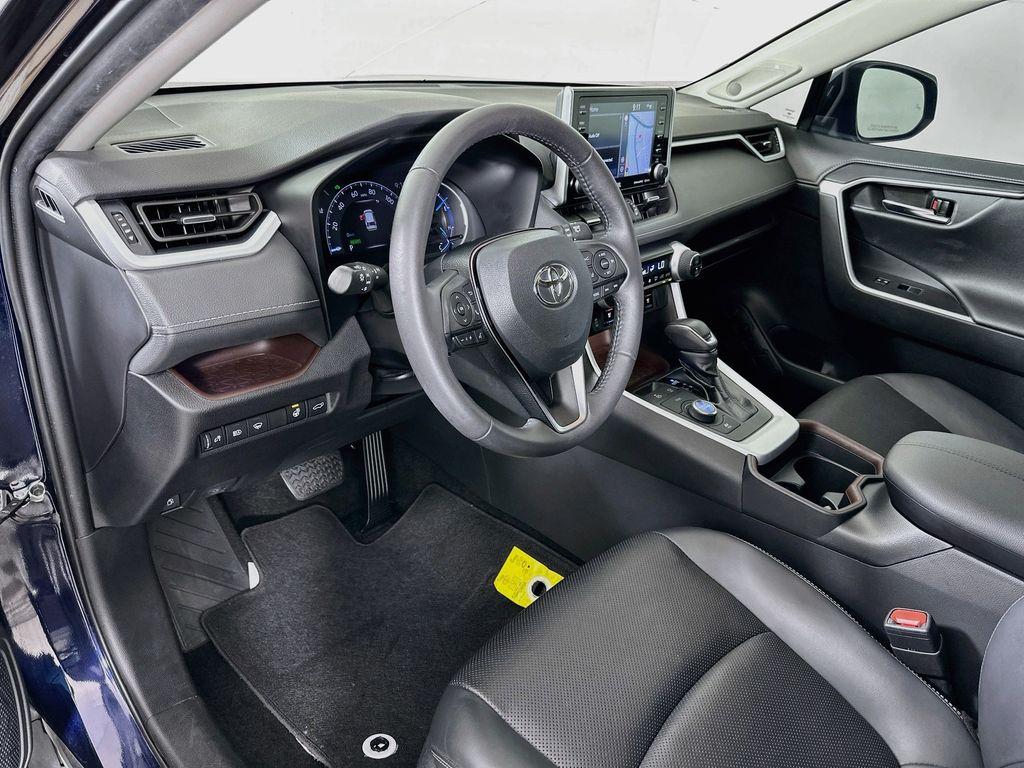 2020 Toyota RAV4 HYBRID LIMITED — фото 9