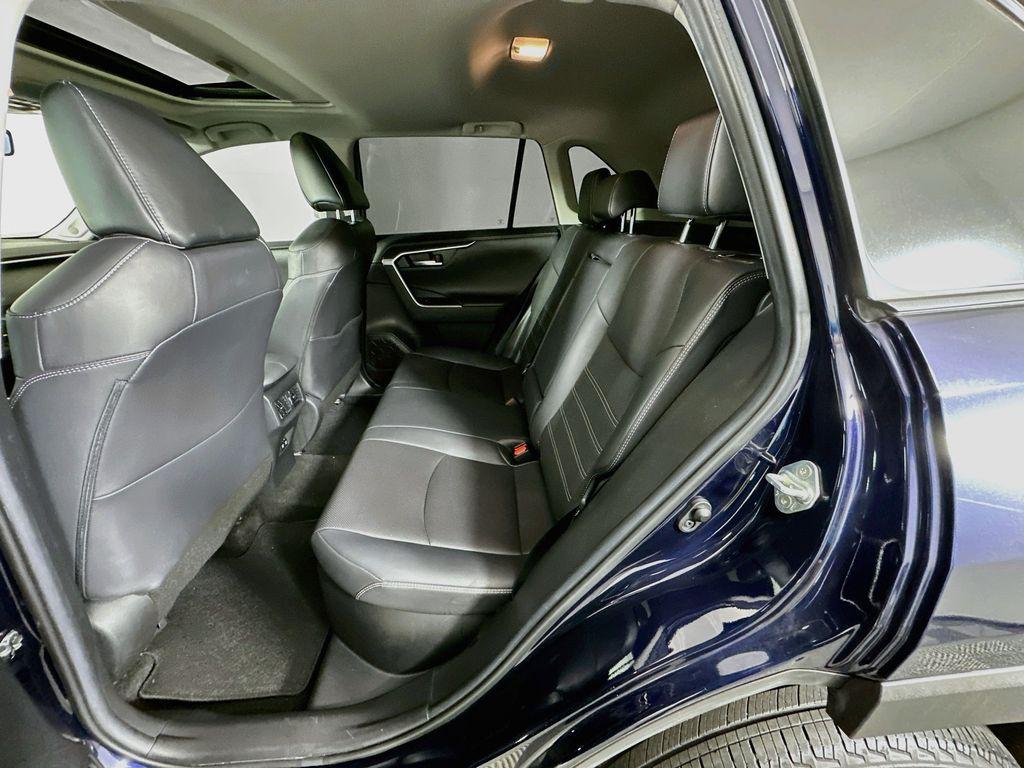2020 Toyota RAV4 HYBRID LIMITED — фото 24