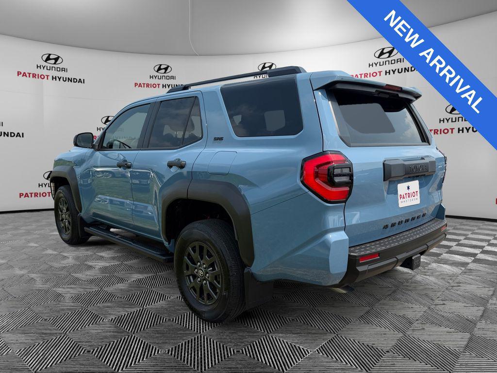 2025 Toyota 4RUNNER SR5 — фото 5