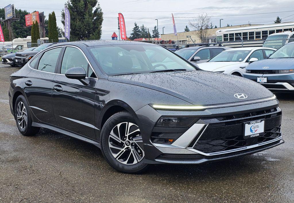 New 2026 Hyundai SONATA Hybrid Base