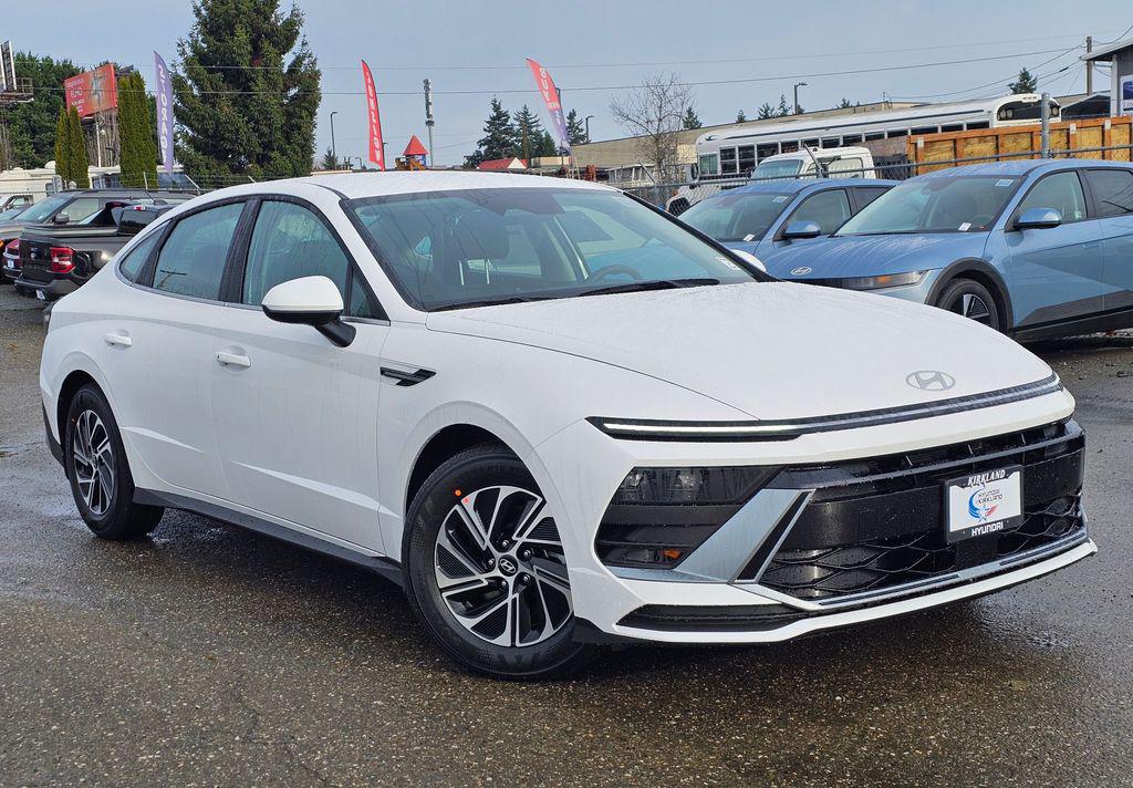 New 2026 Hyundai SONATA Hybrid Base