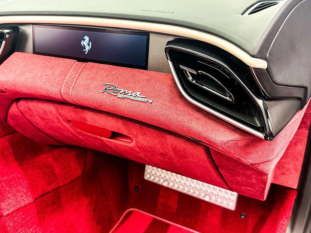 صورة مصغرة 21 لـ 2025 Ferrari ROMA SPIDER BASE