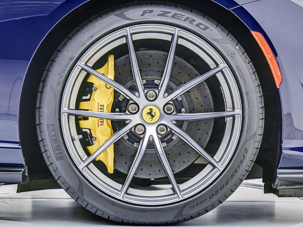 صورة مصغرة 33 لـ 2022 Ferrari 812 GTS BASE