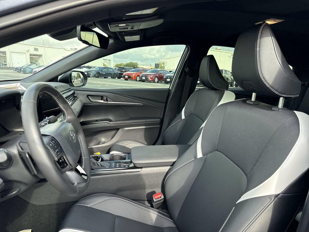 2026 Toyota CAMRY SE 缩略图 13