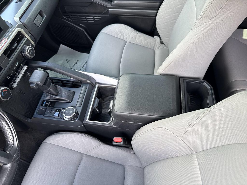 2025 Toyota TACOMA SR5 缩略图 23