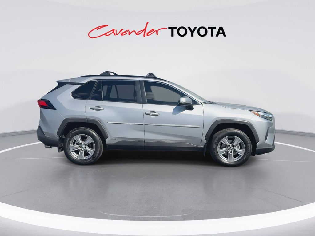 صورة مصغرة 9 لـ 2024 Toyota RAV4 HYBRID XLE