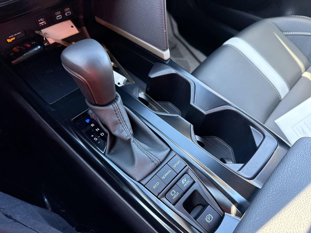 2026 Toyota CAMRY SE 缩略图 21