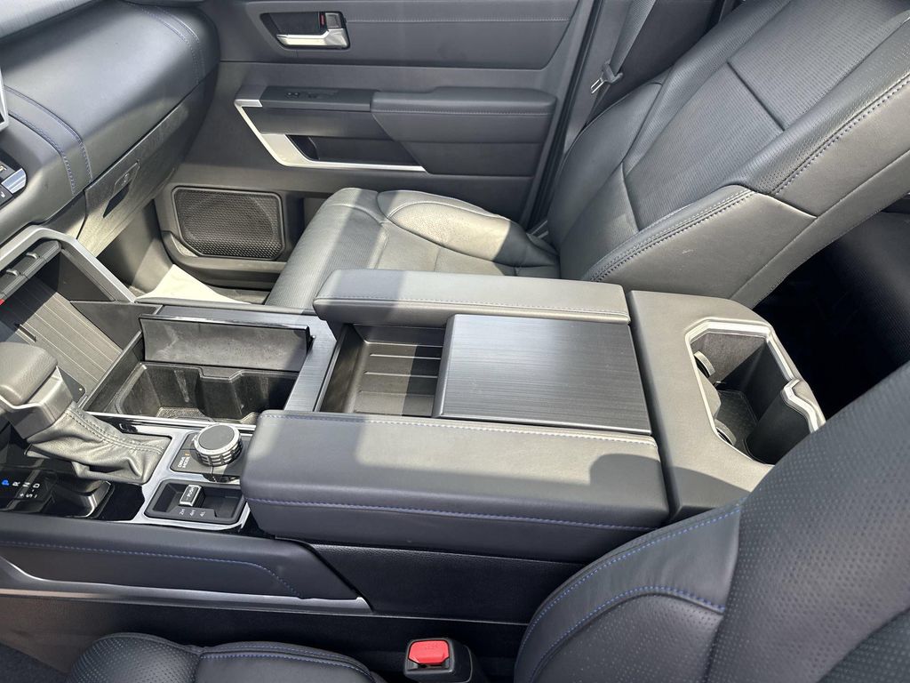 صورة مصغرة 23 لـ 2025 Toyota SEQUOIA PLATINUM