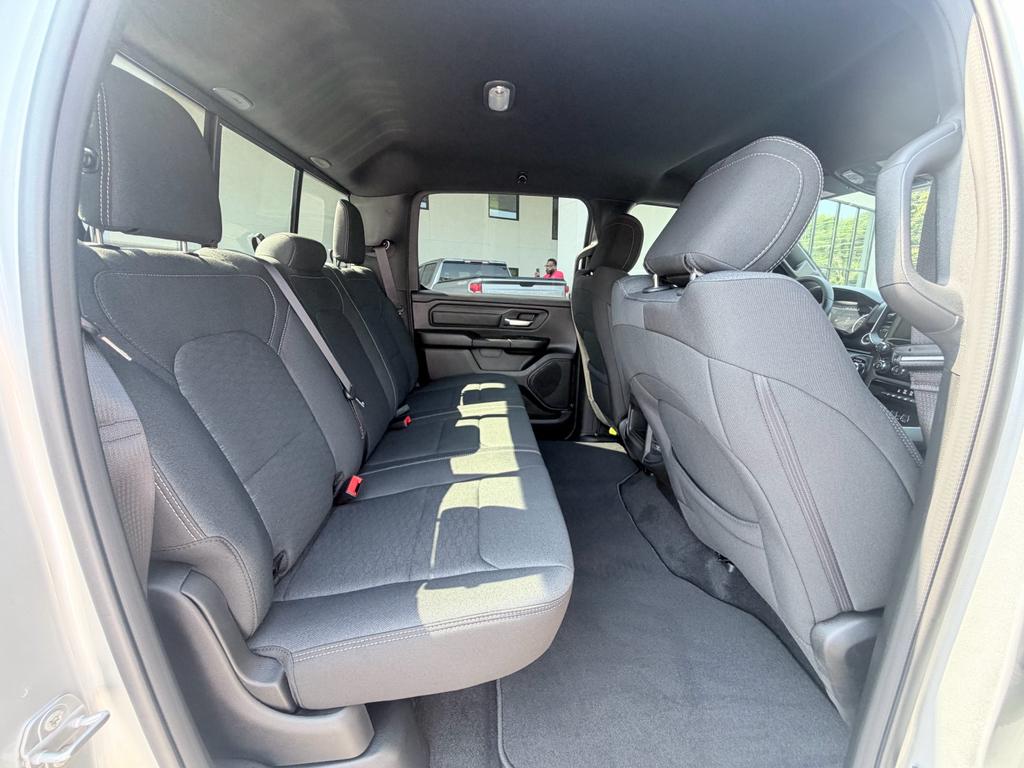 صورة مصغرة 26 لـ 2026 RAM 1500 EXPRESS