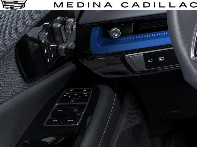 2026 Cadillac OPTIQ V-SERIES — миниатюра 21