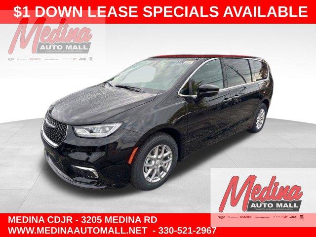 New 2026 Chrysler Pacifica Select