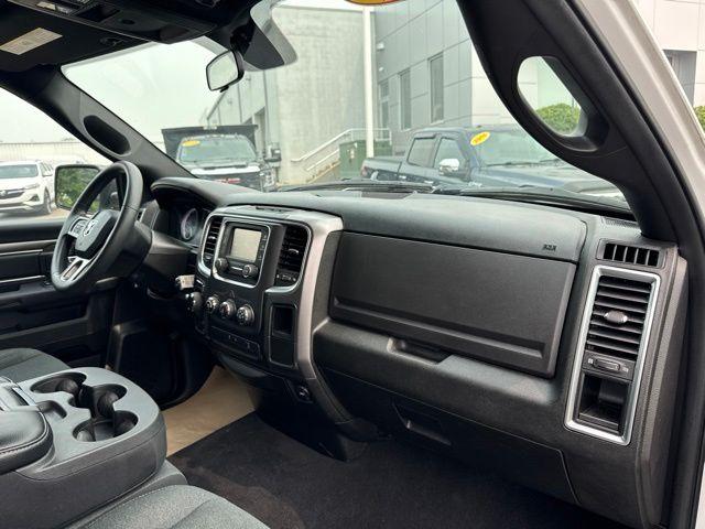 صورة مصغرة 25 لـ 2021 RAM 1500 CLASSIC SLT