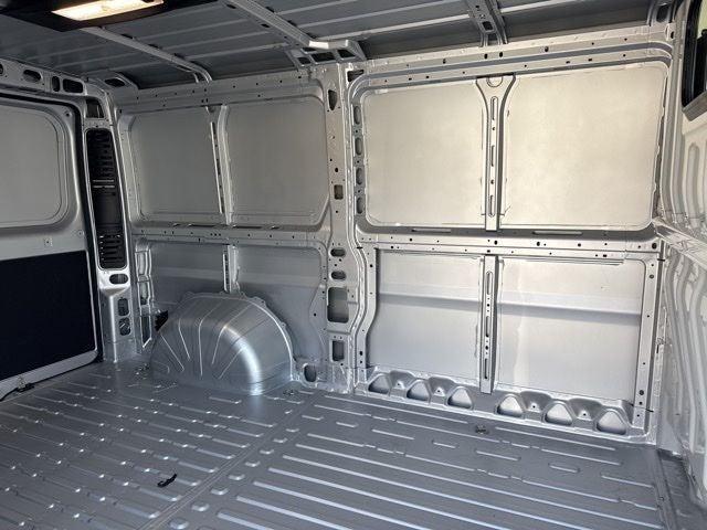 2026 RAM PROMASTER 1500 LOW ROOF — миниатюра 23