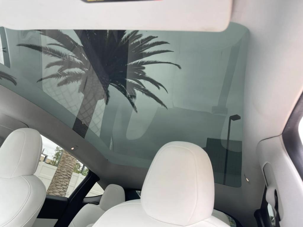 2024 Tesla MODEL Y LONG RANGE 缩略图 11