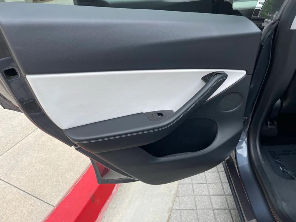 2024 Tesla MODEL Y LONG RANGE 缩略图 25