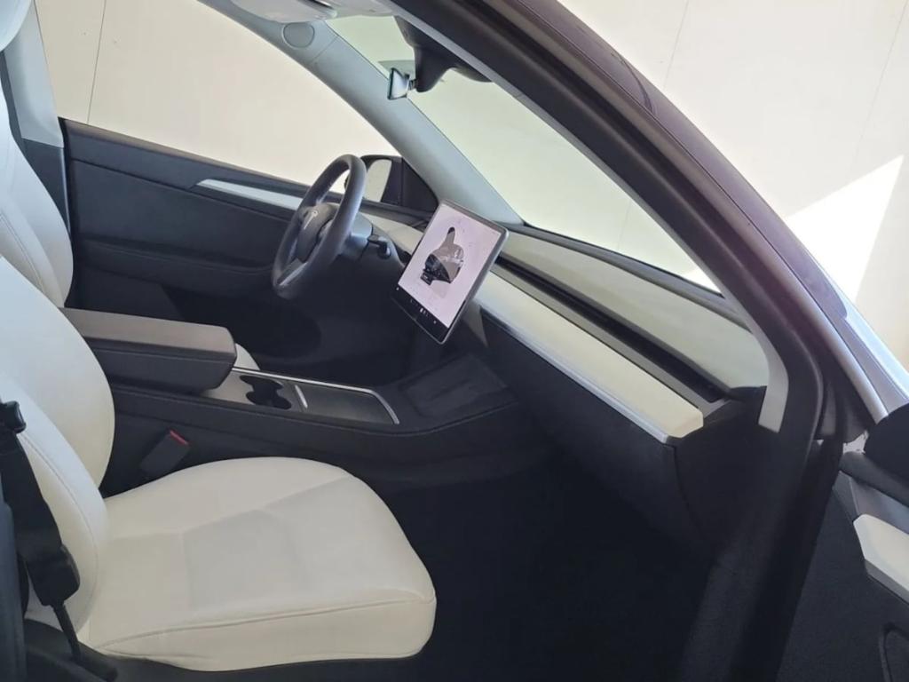 TESLA MODEL Y LONG RANGE - 3