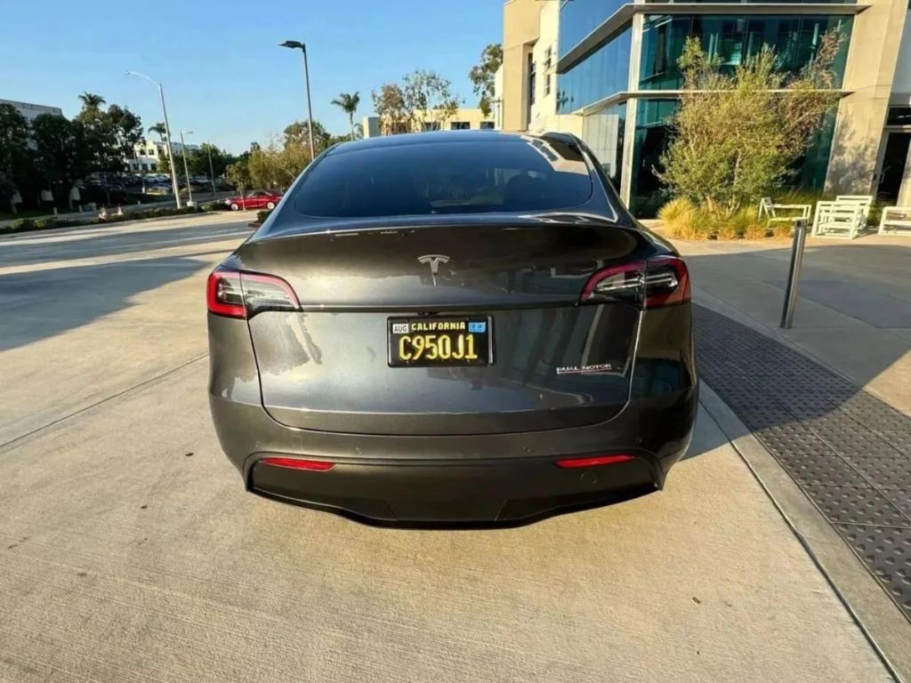 صورة 7 لـ 2024 Tesla MODEL Y PERFORMANCE