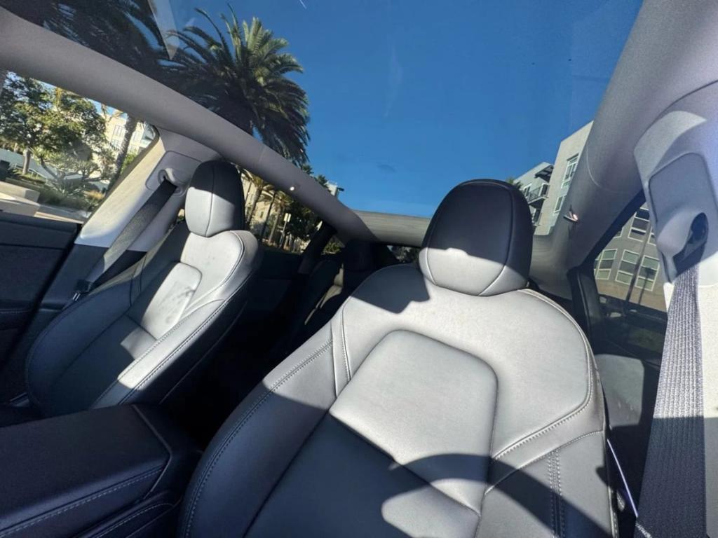 صورة 9 لـ 2024 Tesla MODEL Y LONG RANGE