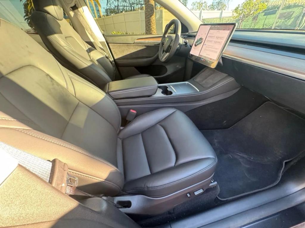 2024 Tesla MODEL Y LONG RANGE — миниатюра 12