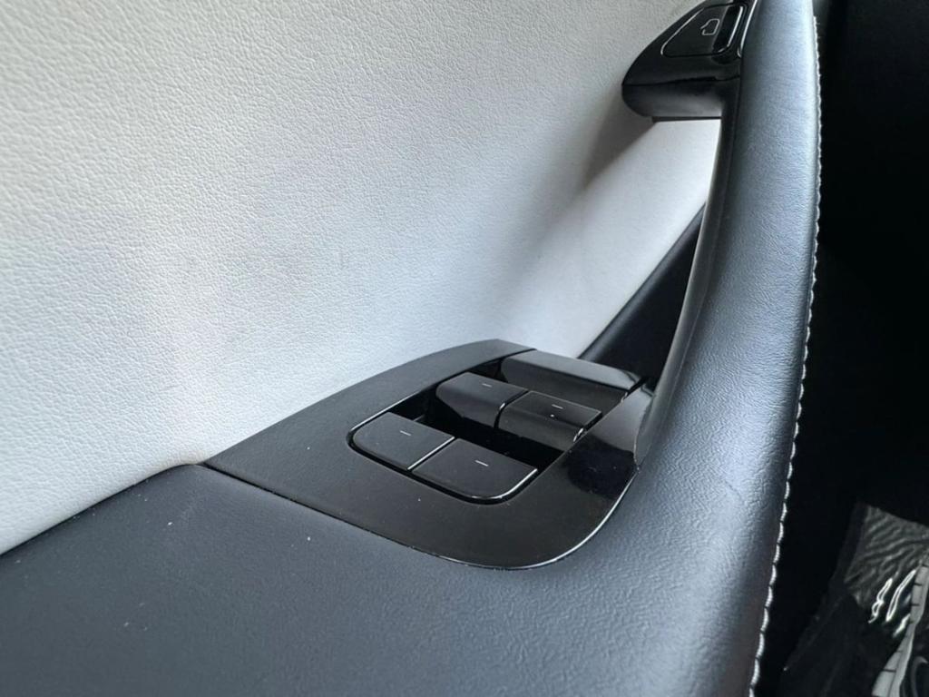 صورة مصغرة 39 لـ 2024 Tesla MODEL Y