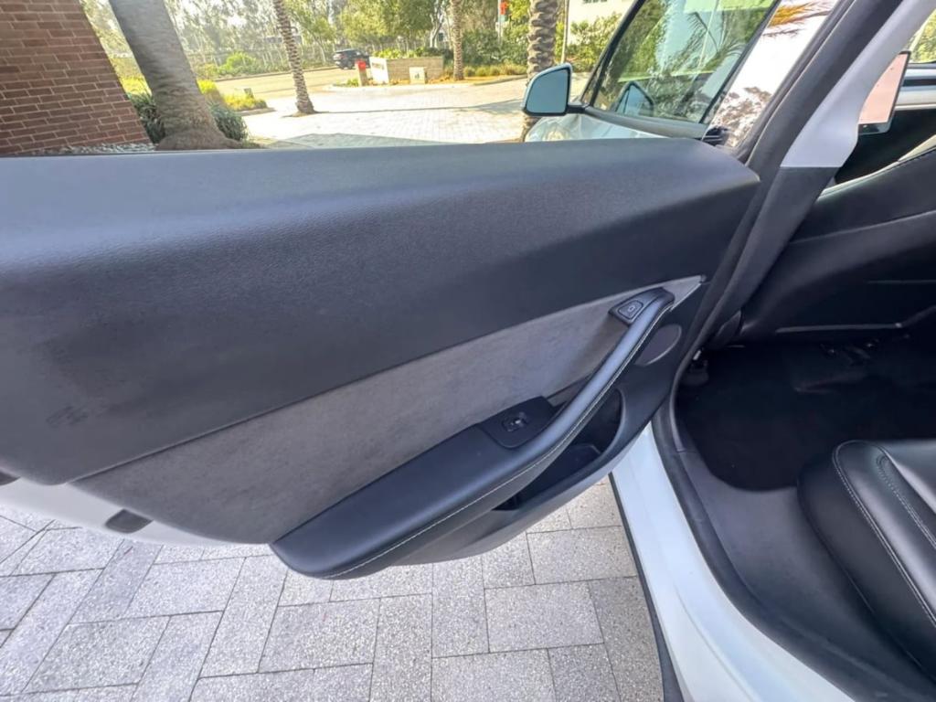 صورة مصغرة 30 لـ 2023 Tesla MODEL Y LONG RANGE