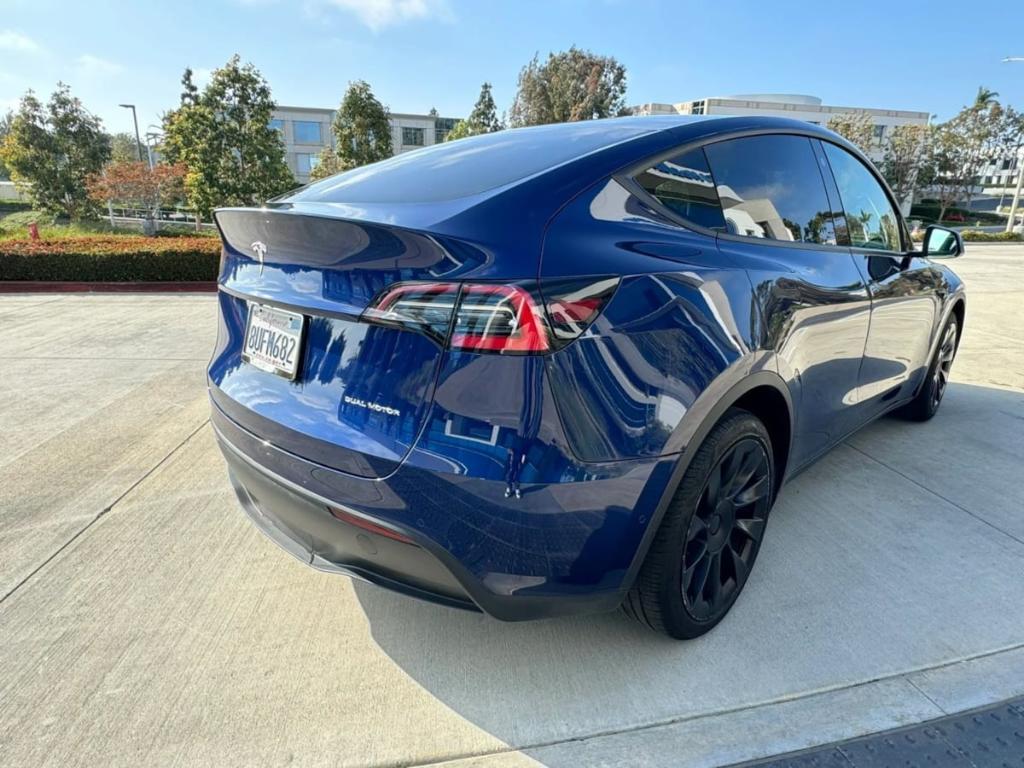 TESLA MODEL Y LONG RANGE - 4