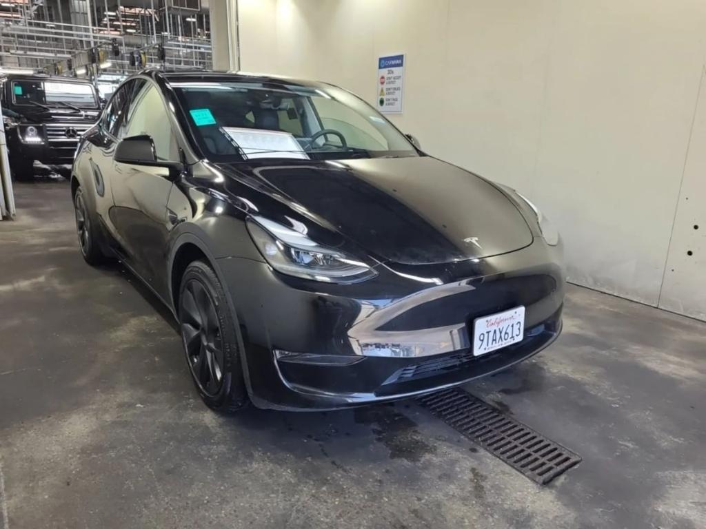 TESLA MODEL Y LONG RANGE - 4