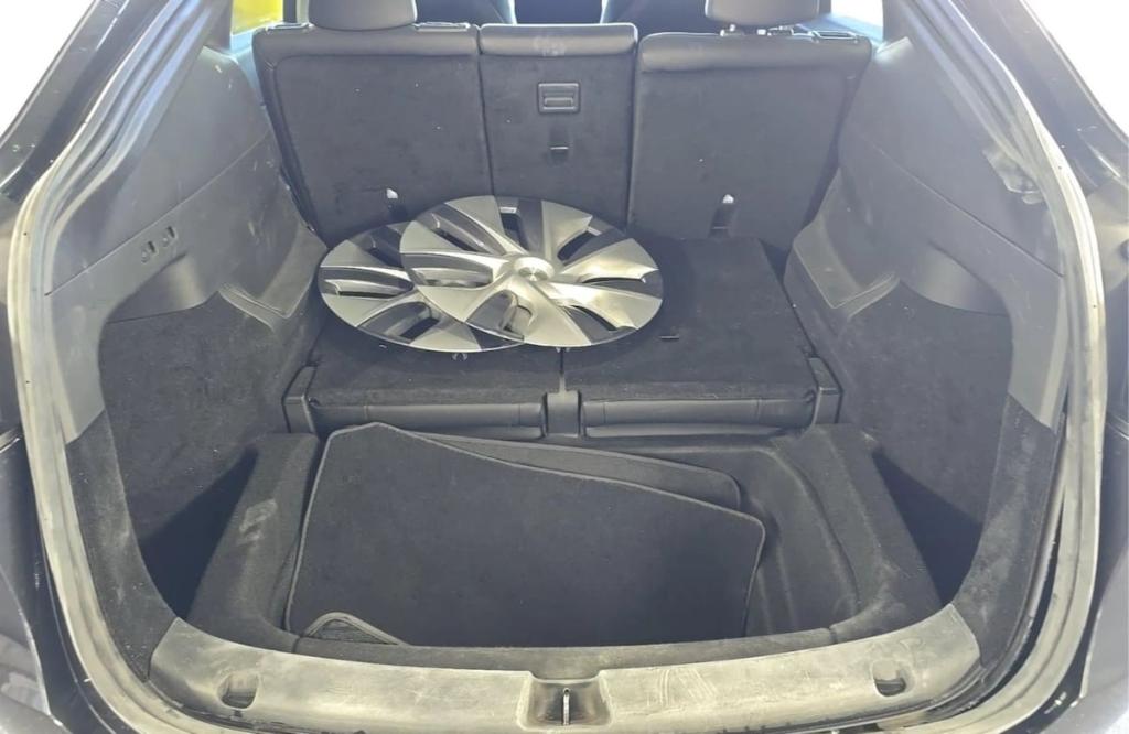 TESLA MODEL Y LONG RANGE - 7