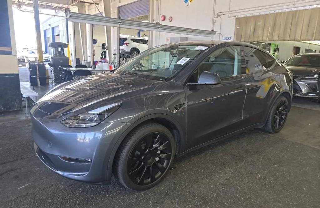 TESLA MODEL Y LONG RANGE - 2