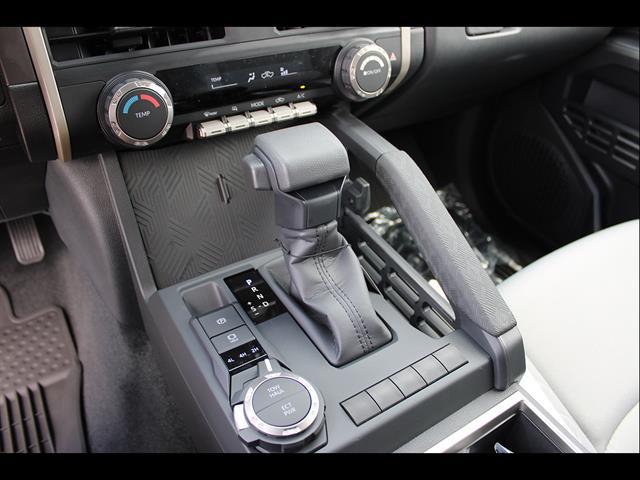 2026 Toyota TACOMA SR5 thumbnail 24