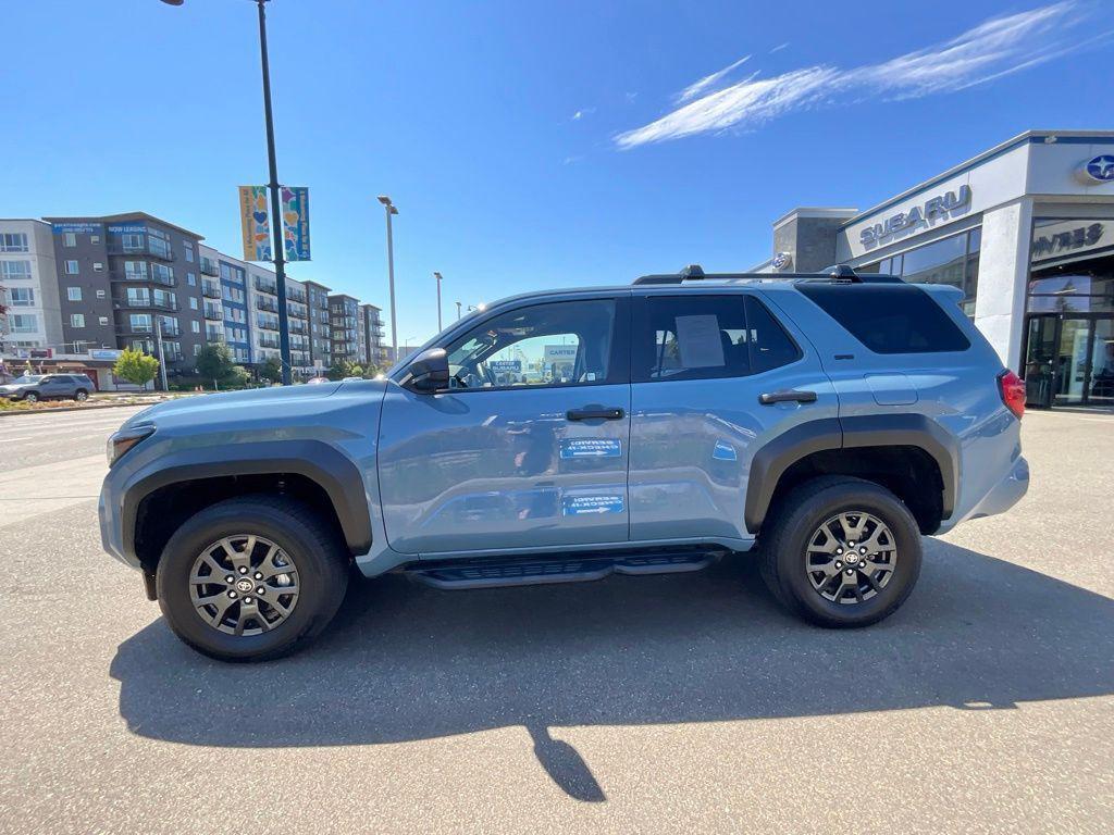2025 Toyota 4RUNNER SR5 — фото 5