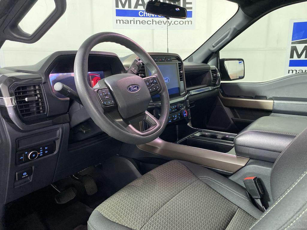صورة مصغرة 15 لـ 2024 FORD F-150 STX