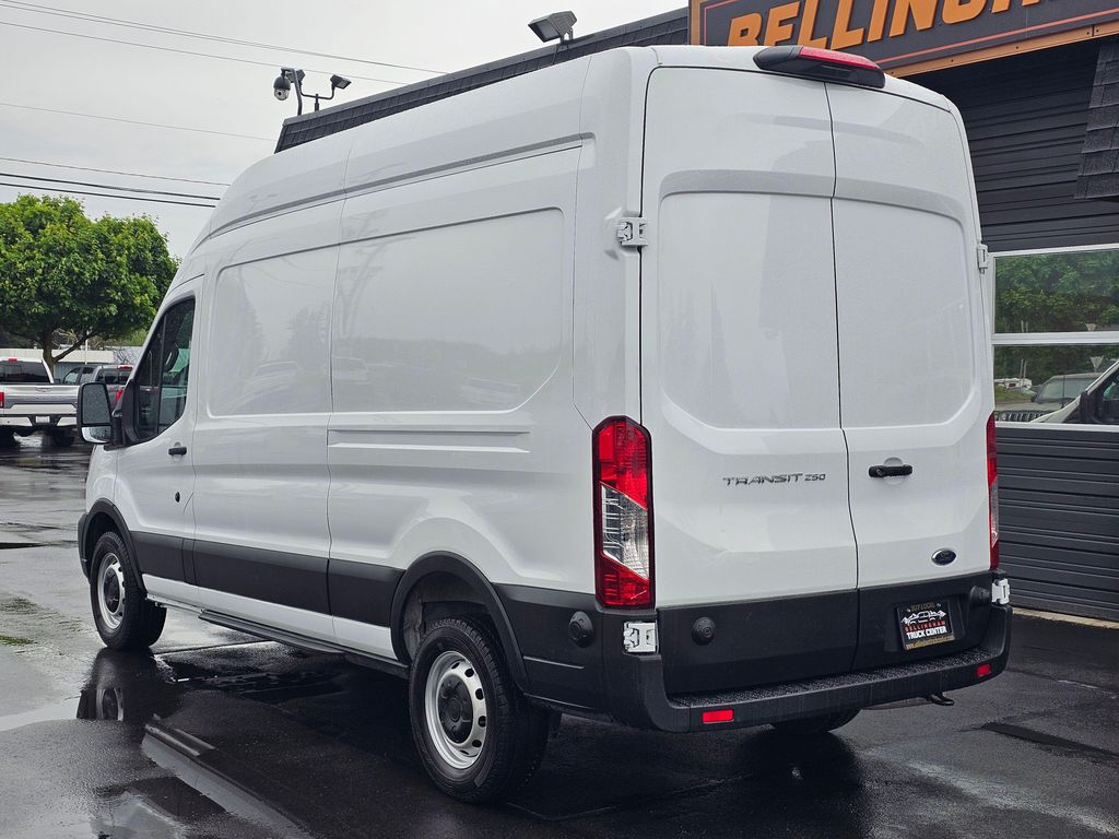 صورة 3 لـ 2025 FORD TRANSIT-250 BASE