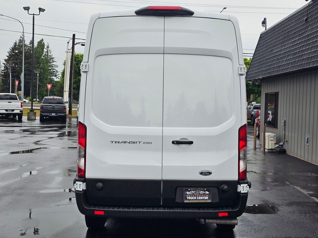 صورة 4 لـ 2025 FORD TRANSIT-250 BASE