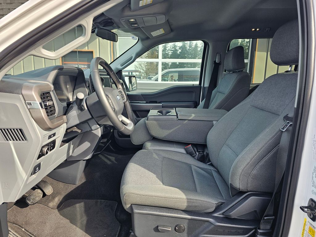 صورة مصغرة 21 لـ 2025 FORD F-150 XLT