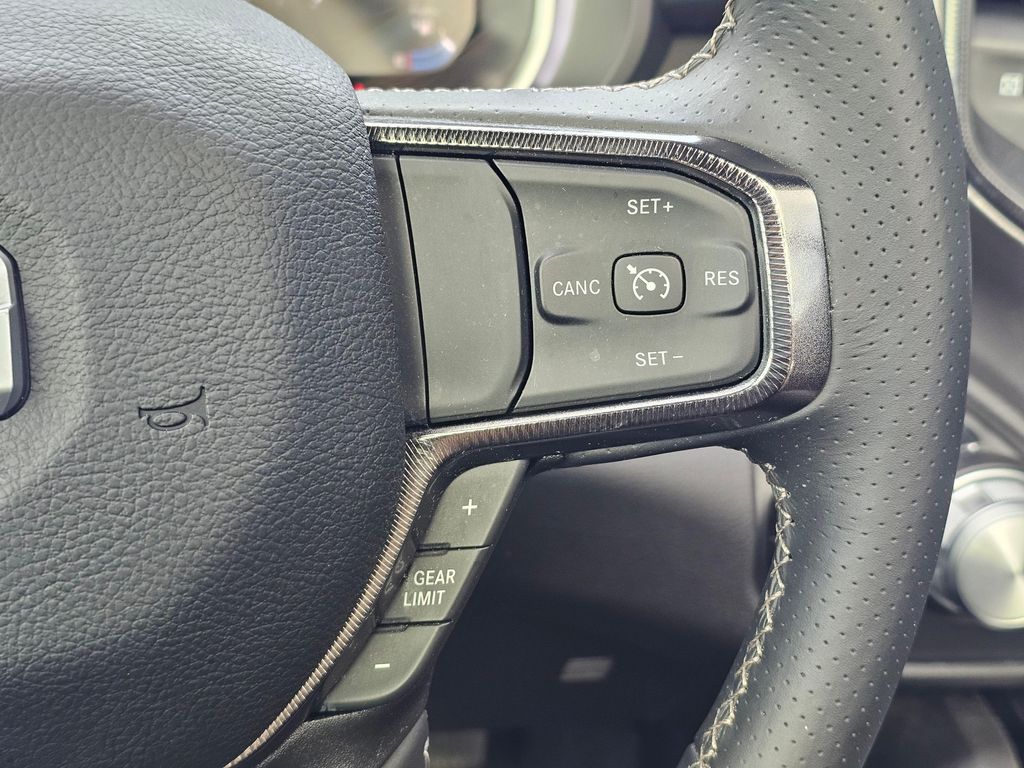 صورة مصغرة 27 لـ 2024 RAM 1500 SPORT