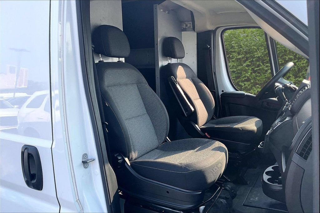 2025 RAM PROMASTER 2500 TRADESMAN — фото 8