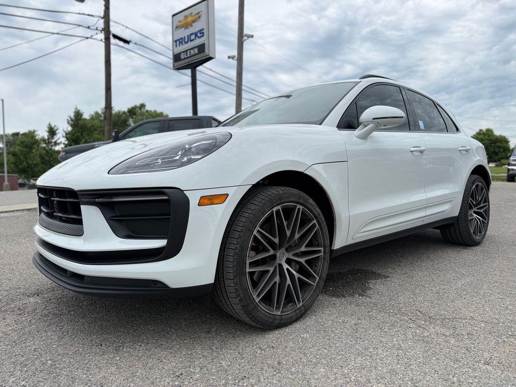 صورة 2 لـ 2023 Porsche MACAN