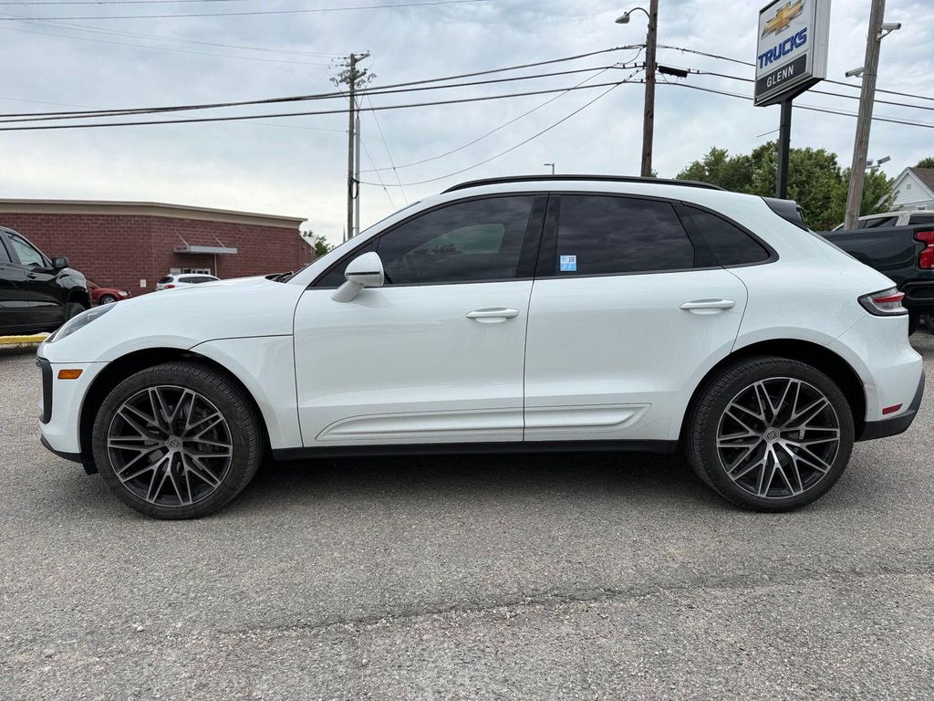 صورة 3 لـ 2023 Porsche MACAN