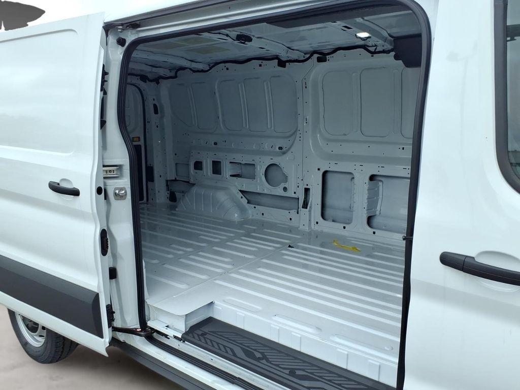 صورة 10 لـ 2026 FORD TRANSIT-250 BASE
