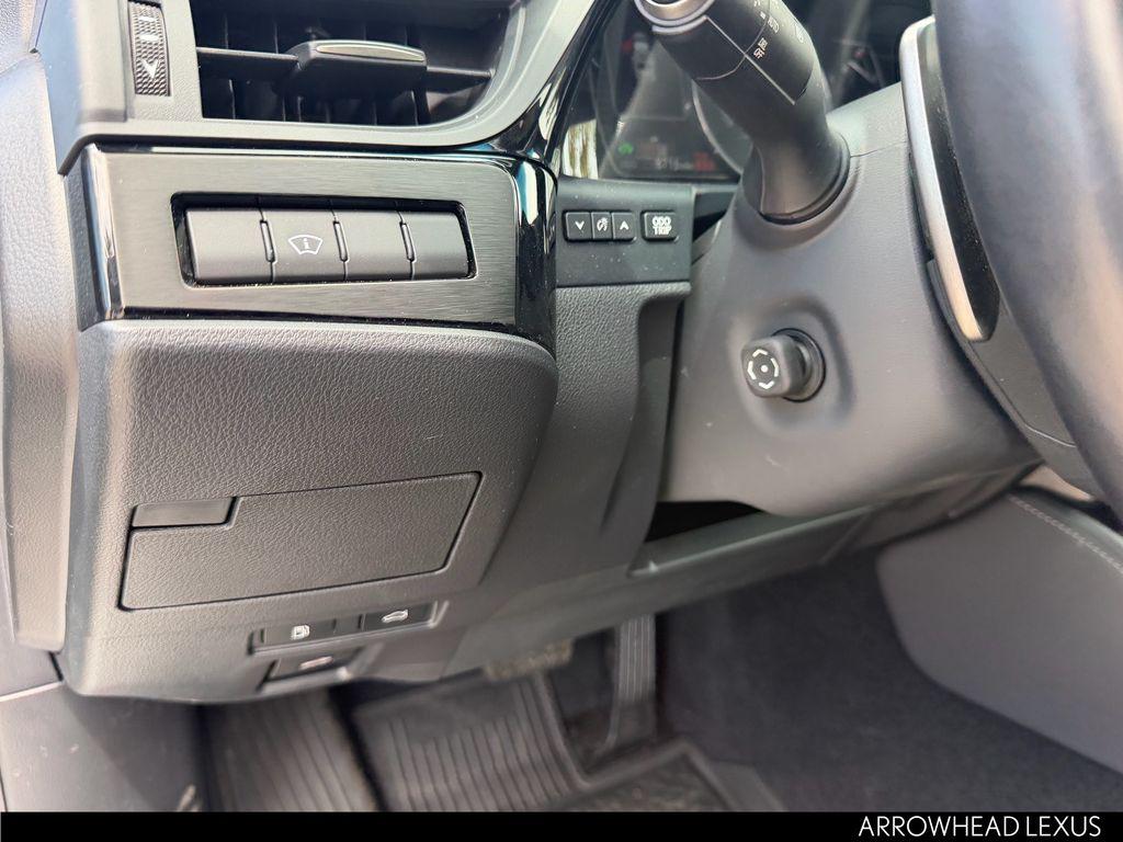 2025 Lexus ES 300H BASE — миниатюра 25