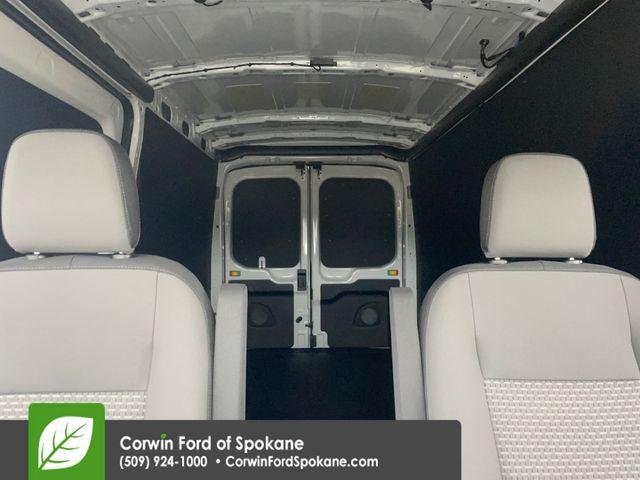 صورة مصغرة 31 لـ 2026 FORD TRANSIT-250 148 WB MEDIUM ROOF CARGO