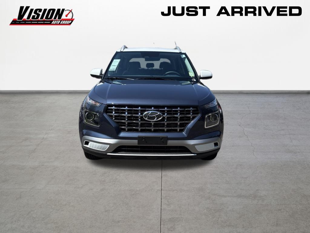 New 2026 Hyundai VENUE SEL w/Two-Tone Roof