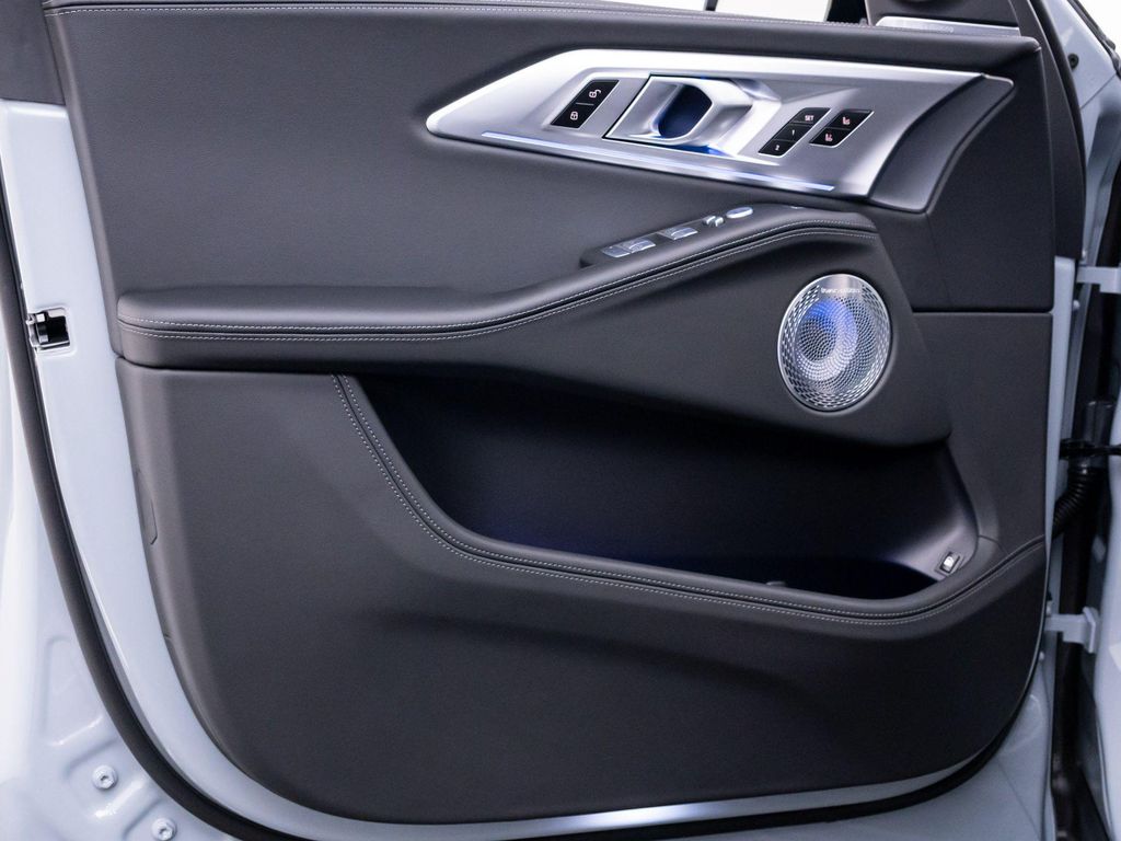 صورة مصغرة 13 لـ 2026 BMW XM LABEL