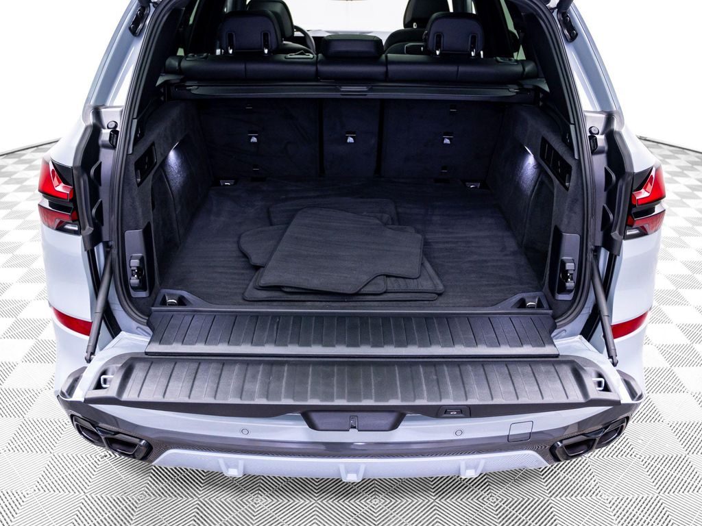 2026 BMW X5 M60I 缩略图 32