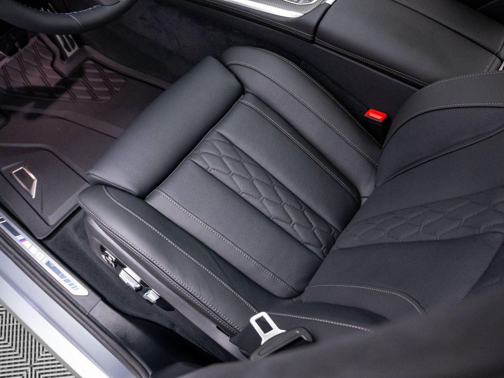 2027 BMW X7 M60I — миниатюра 16